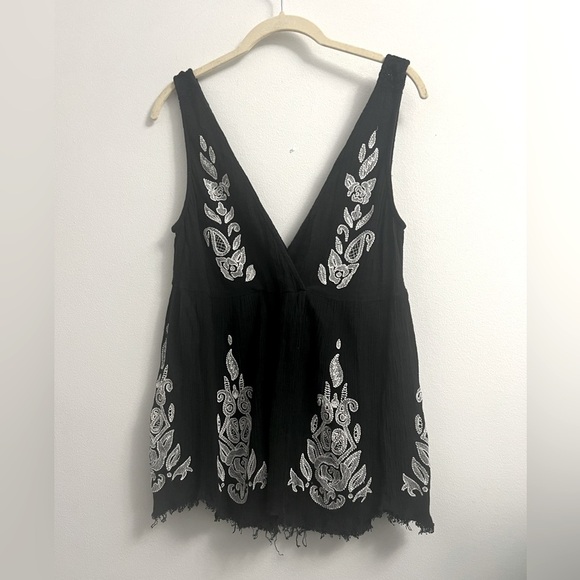 Intimately Free People Embroidered and Crochet Flowy Tank- Black White -… - Picture 1 of 11